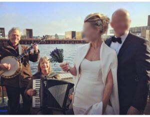 Bryllup baggrundsmusik viser underholdning harmonika banjo sømandsmusik viser pop folkemusik